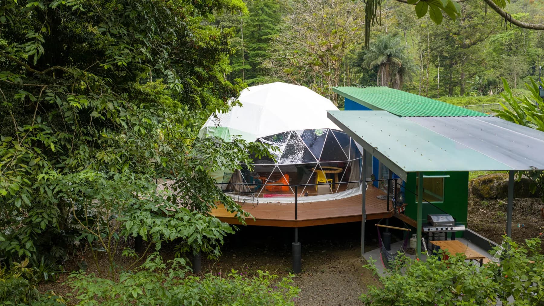 Bitzu Dome riverside glamping