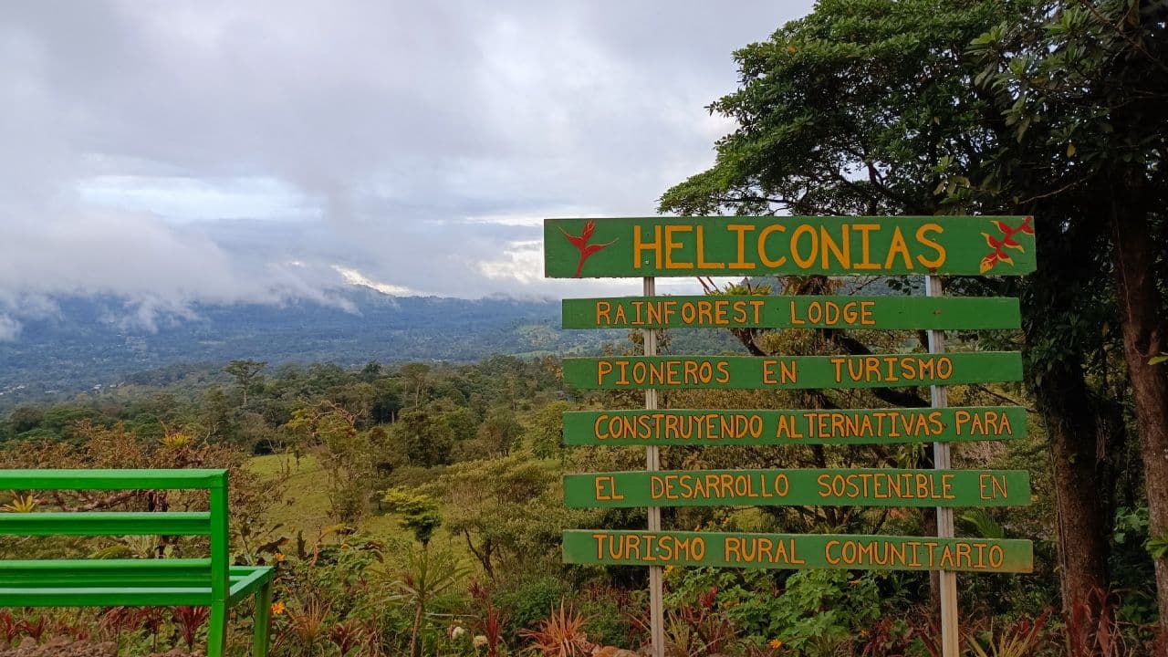 Heliconias Rainforest Lodge